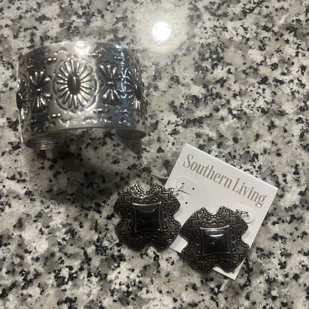 NWT! Southern Living Silver Decorative Bangle and Earrings